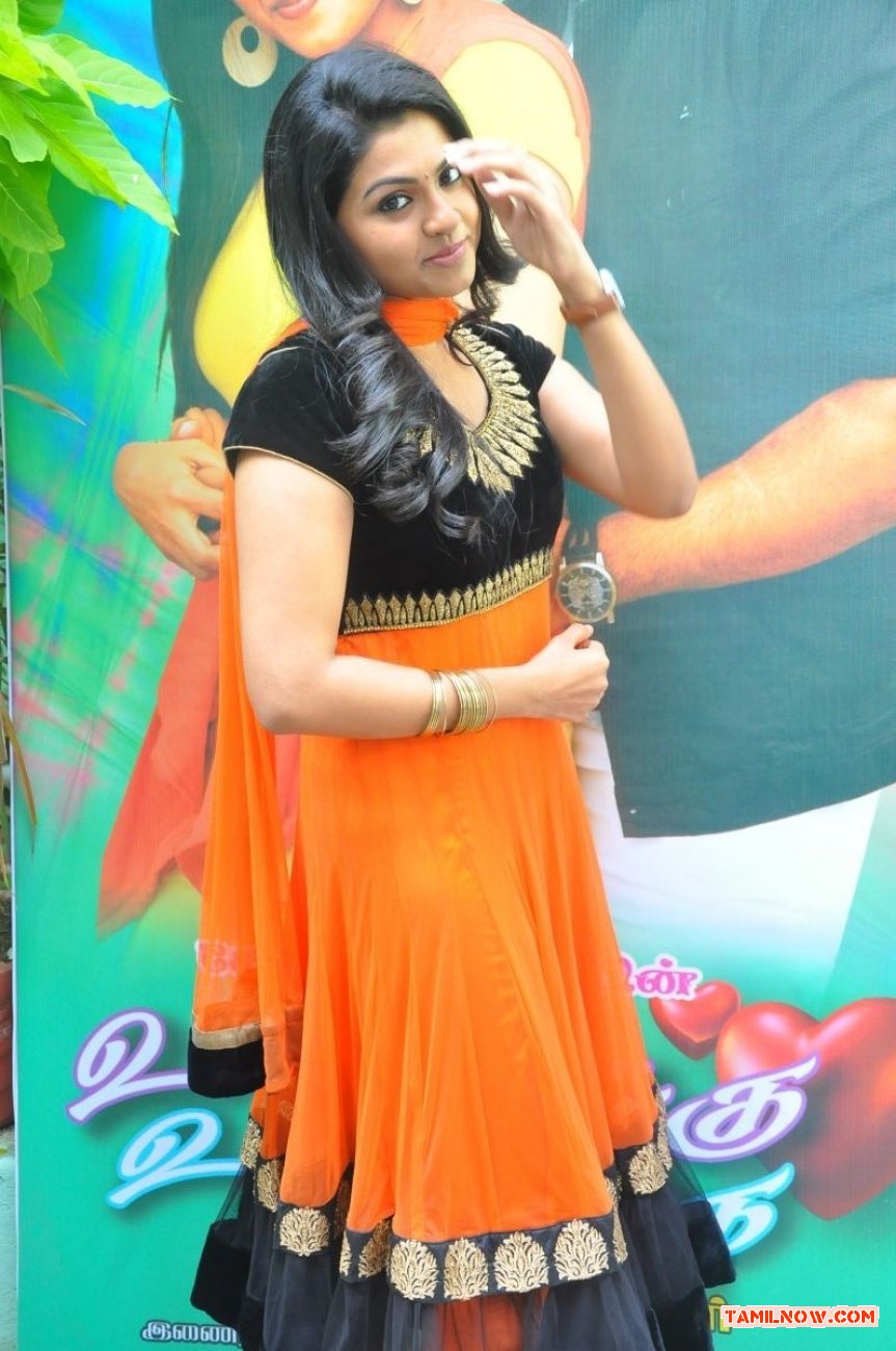 Tamil Actress Nandhana Photos 3048