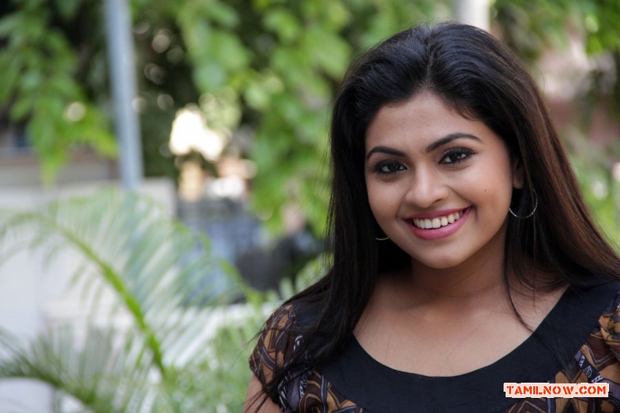 Tamil Actress Nandhana Photos 861
