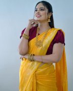 Albums Nandita Swetha 7103