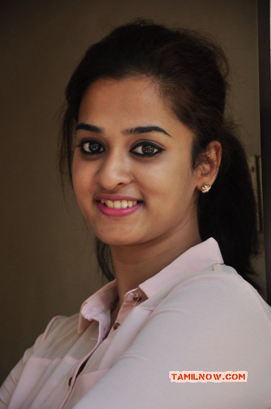 Tamil Actress Nanditha New Wallpapers 7695