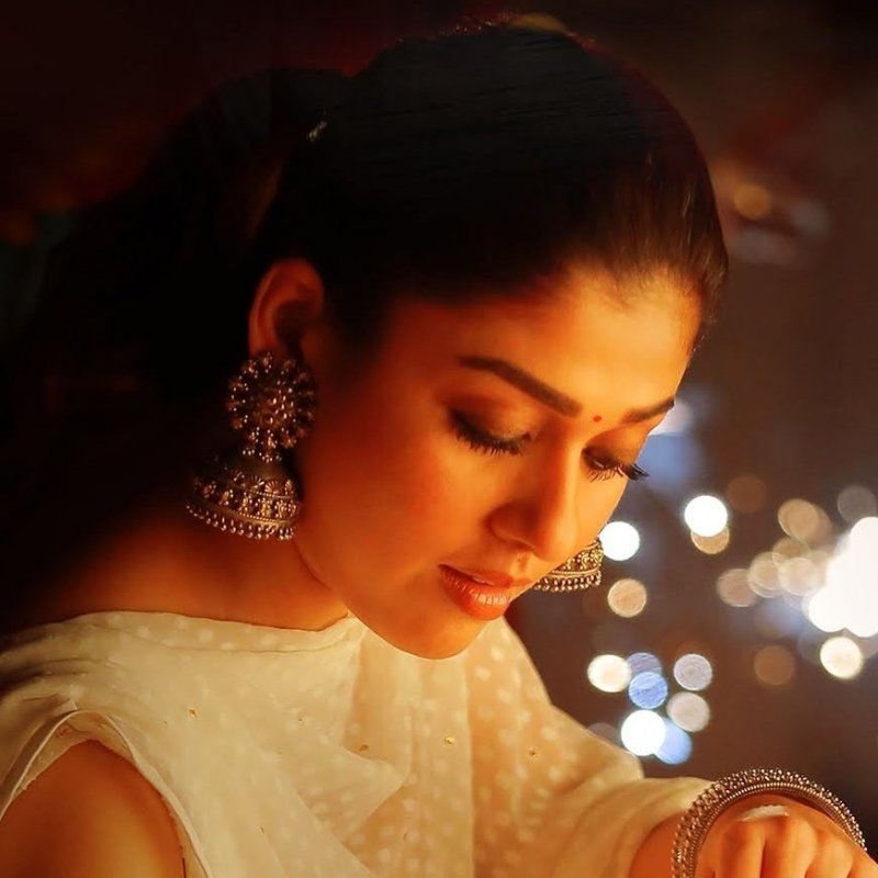 Wallpapers South Actress Nayanthara 5792