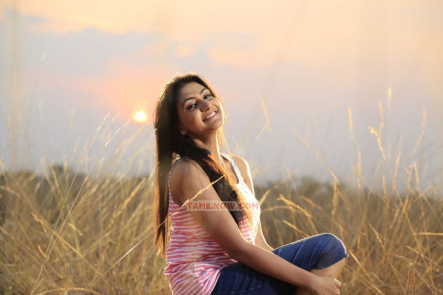 Tamil Actress Neelam Upadhyaya 3073