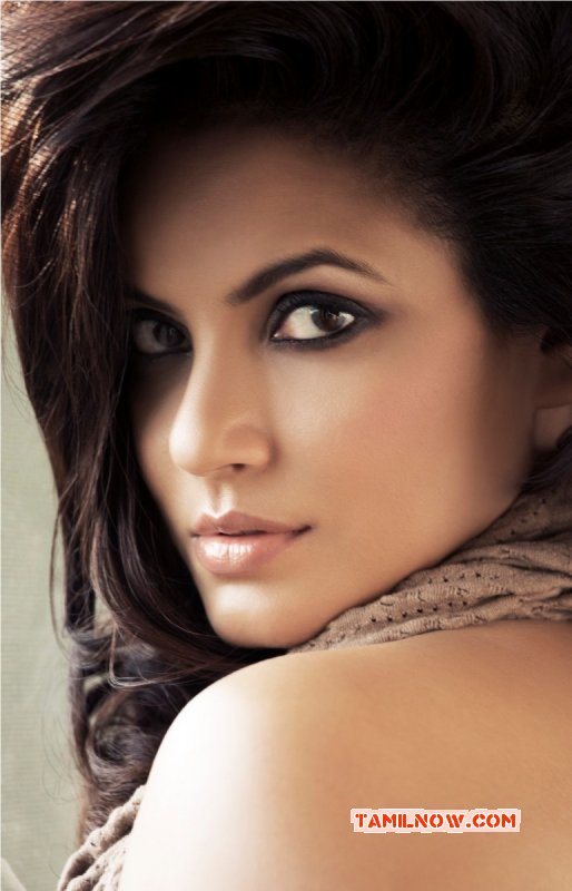 Neetu Chandra Tamil Actress Latest Album 438