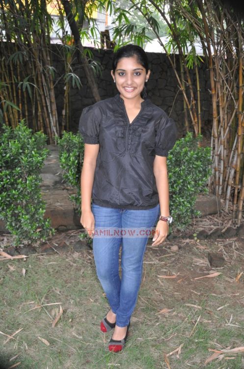 Actress Nivetha 8272