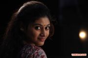 Oviya 2909