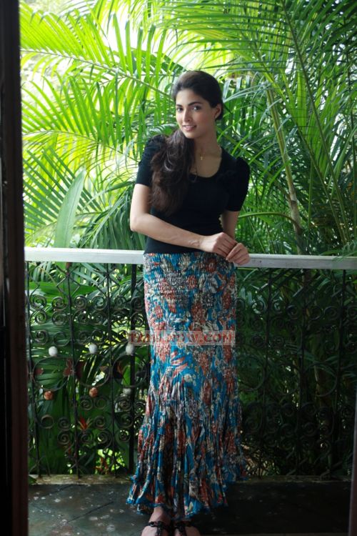 Tamil Actress Parvathy Omanakuttan 251