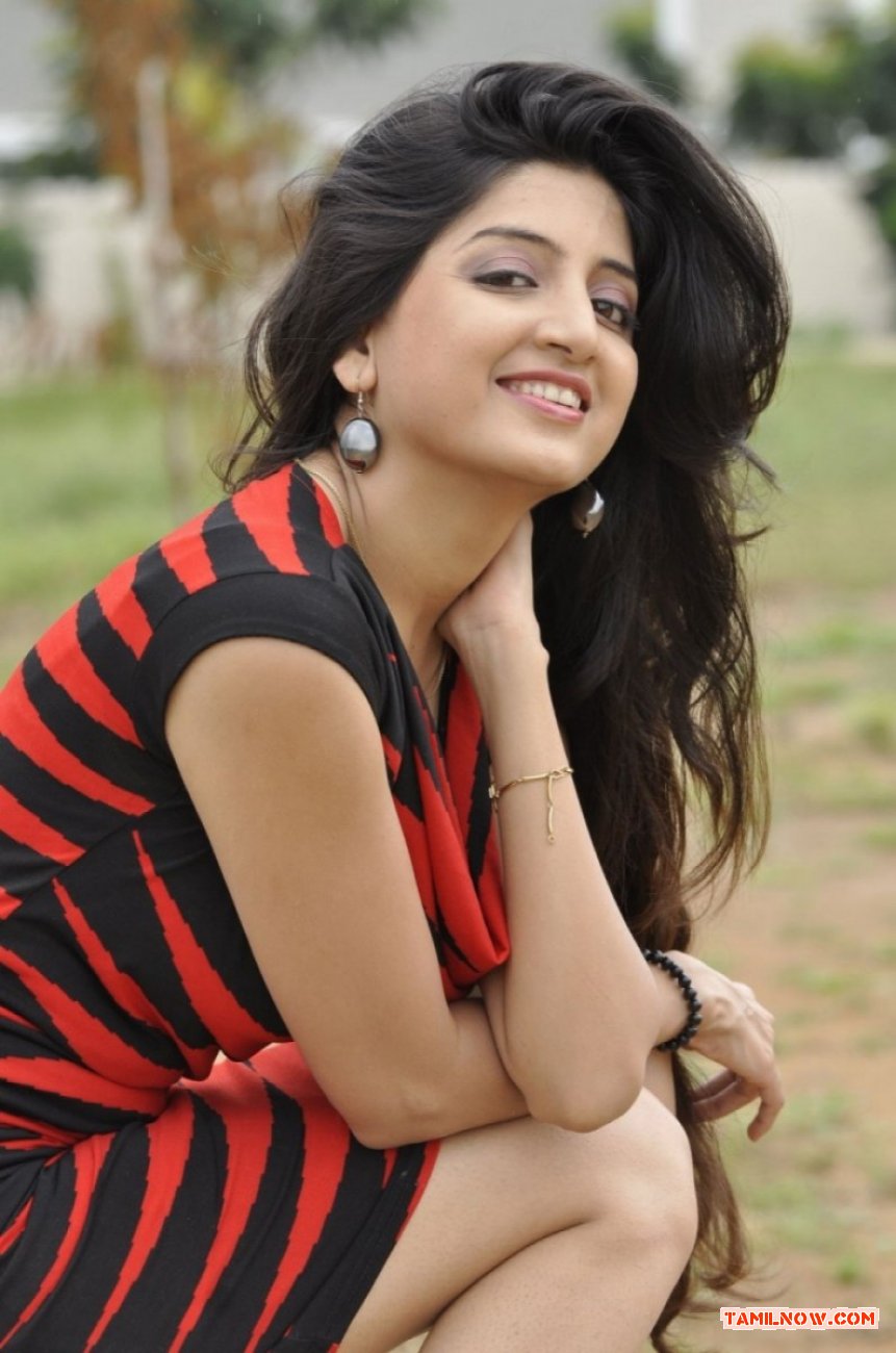 Poonam Kaur 774 - Tamil Actress Poonam Kaur Photos