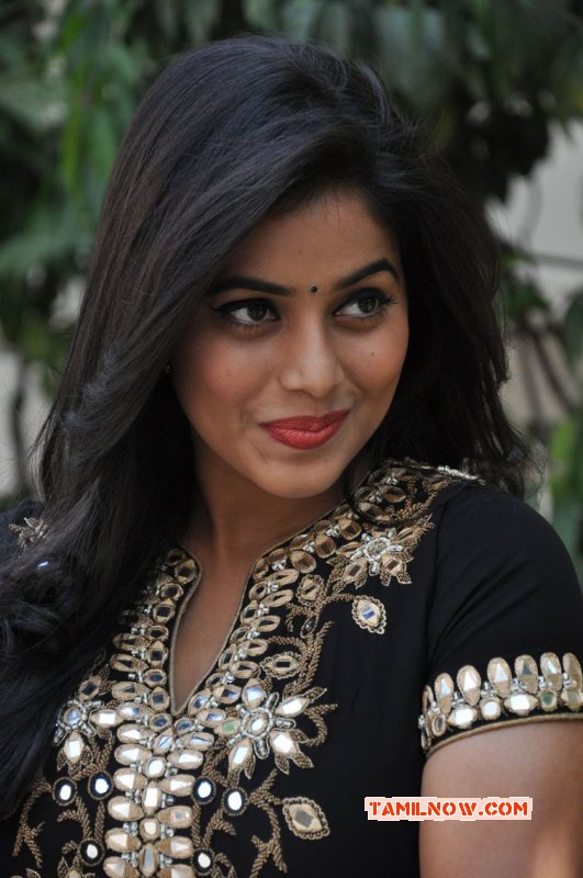 2015 Stills Tamil Heroine Poorna 8323