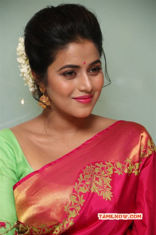 Poorna Cinema Actress New Photo 1403