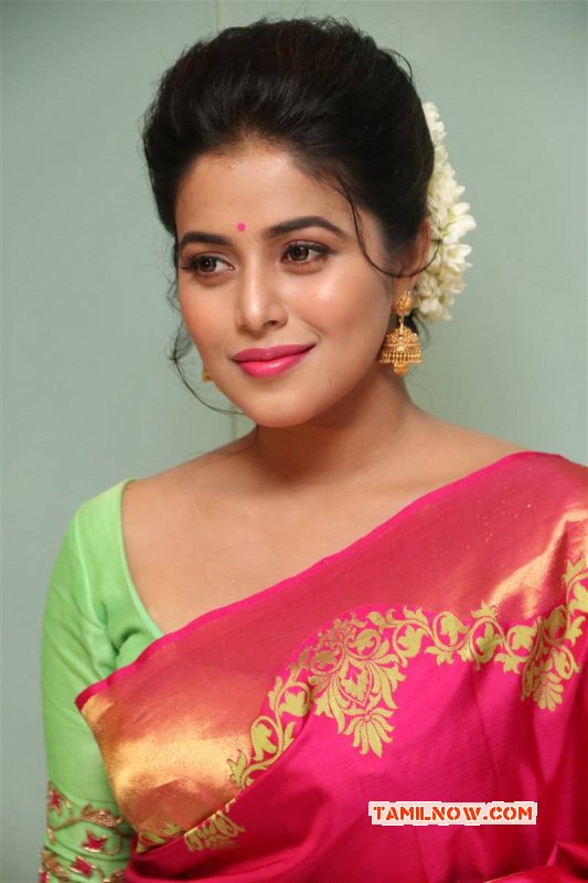 Poorna Movie Actress Oct 2016 Pic 5416