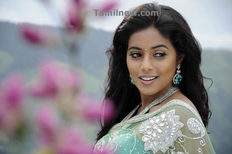 South Indian Actress Poorna