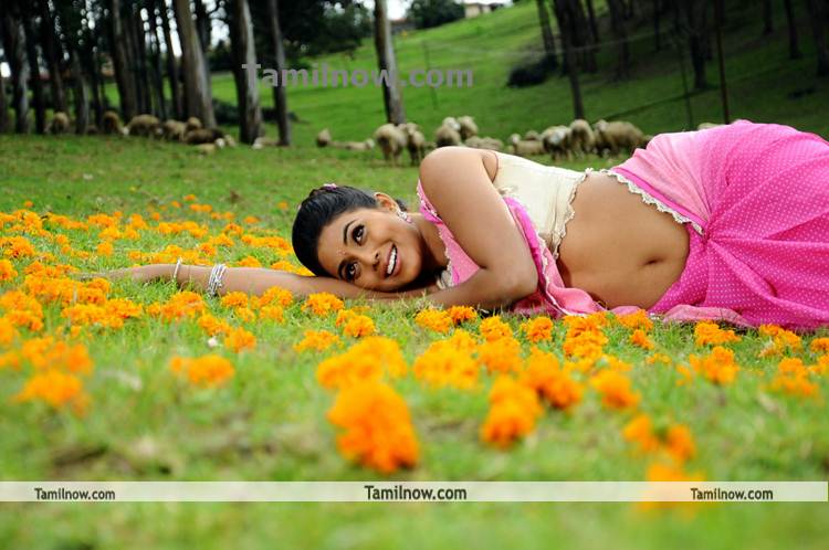 Tamil Actress Poorna Photo6