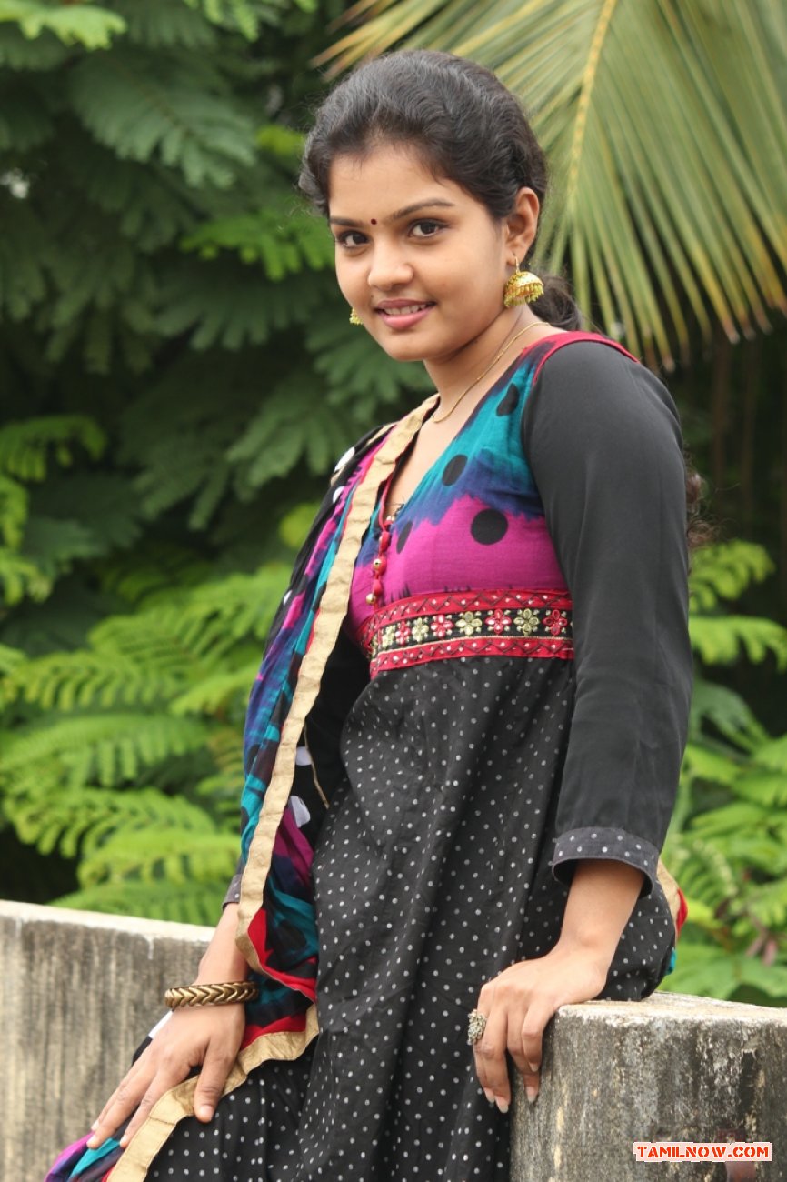 Preethi Stills 7947