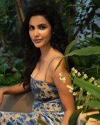 New Albums Indian Actress Priya Anand 4857