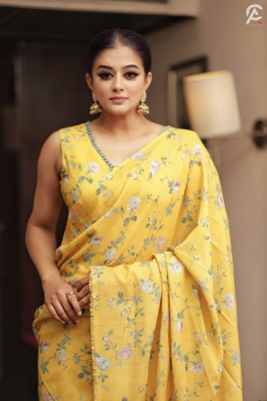 New Galleries Tamil Actress Priyamani 274