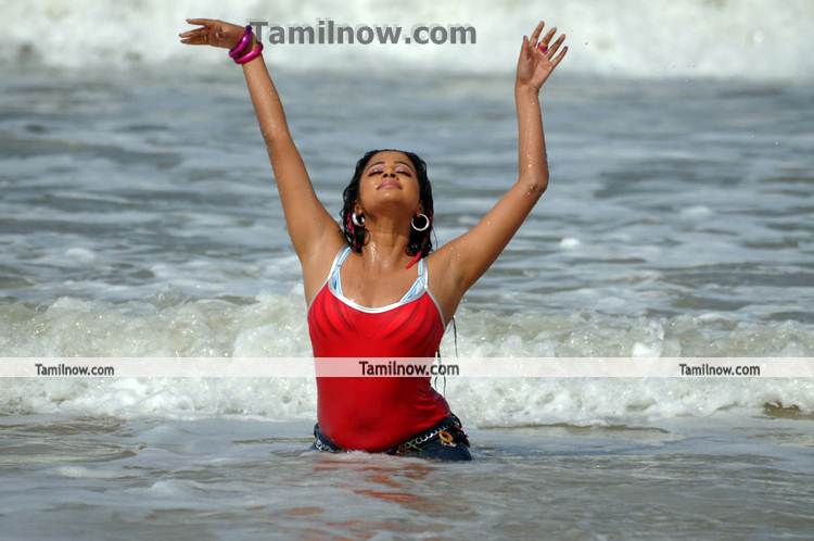 Priyamani Beach Pic 6