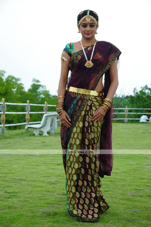 Priyamani New Still4