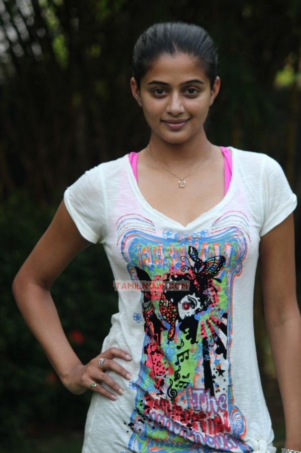 Priyamani Stills 8194