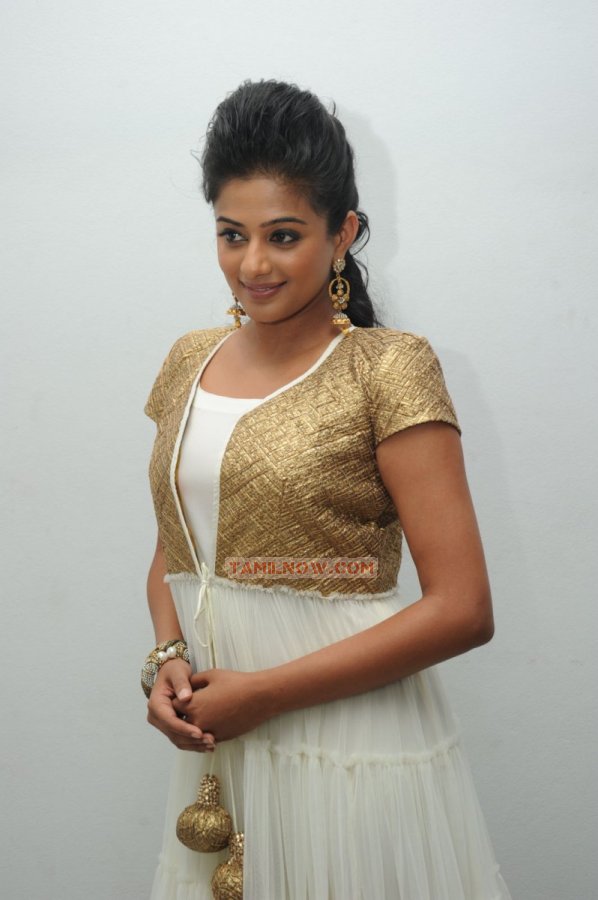 Tamil Actress Priyamani Photos 6644