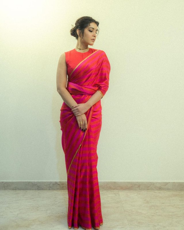 Raashi Khanna Actress Recent Photos 5712