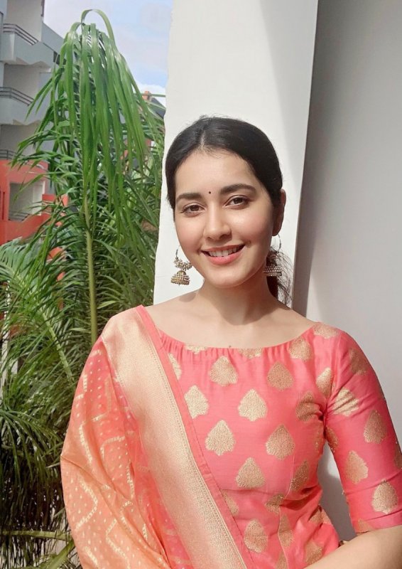 Raashi Khanna Film Actress Images 1187