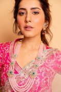 Rashi Khanna 222