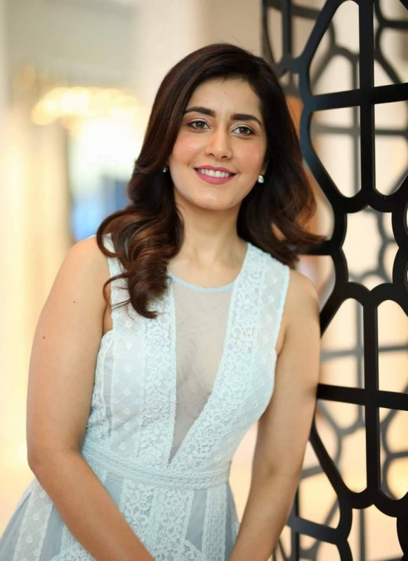 Sep 2020 Album Tamil Heroine Raashi Khanna 3671