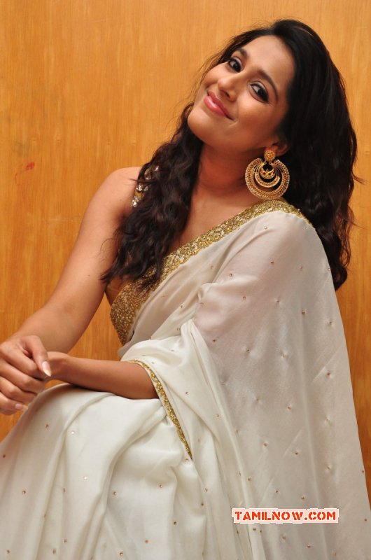 Albums Actress Rashmi Gautam 7986