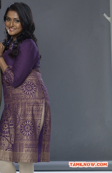 Actress Remya Nambeesan Stills 7755