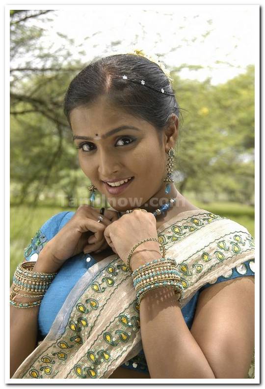 Remya Nambeesan Photos 1