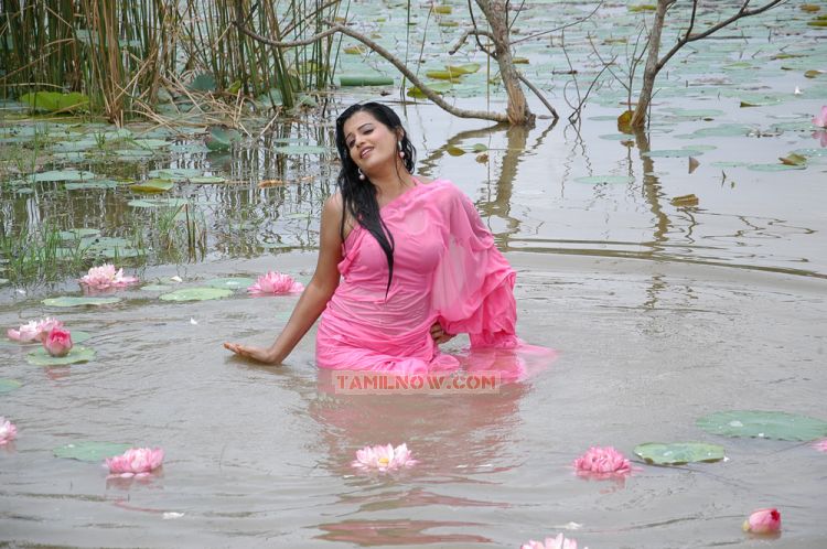 Actress Roopa Kaur New Pic 470