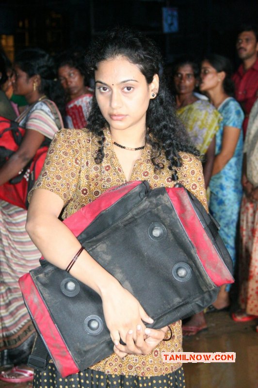 Tamil Heroine Rupa Manjari Latest Images 8915
