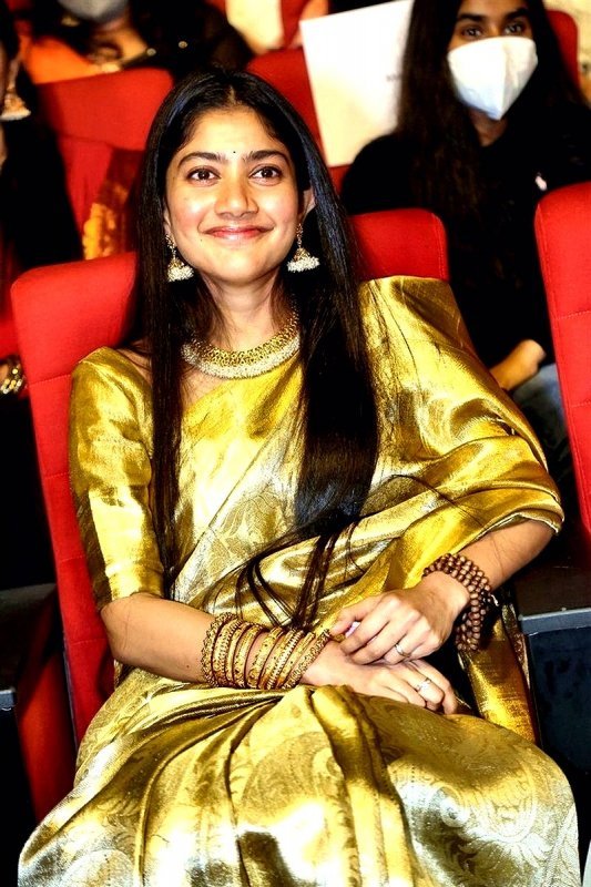 South Actress Sai Pallavi Latest Photo 328