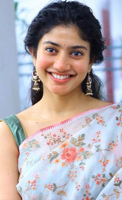 Tamil Movie Actress Sai Pallavi Latest Image 1070