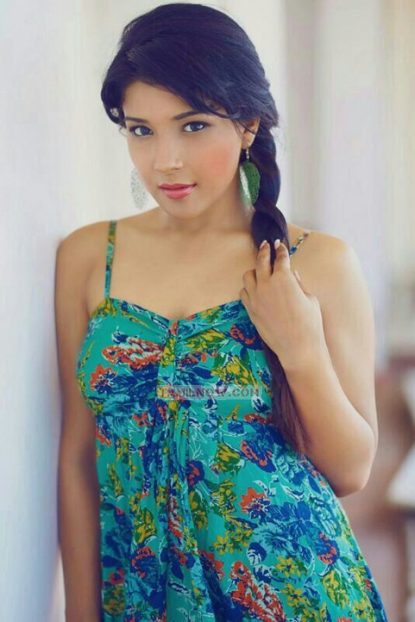 Sakshi Agarwal 585