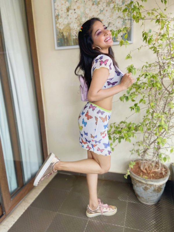 Sakshi Agarwal South Actress New Pics 6415