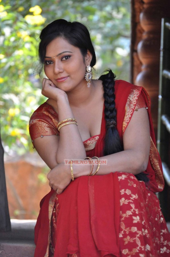 Samasthi Stills 7281