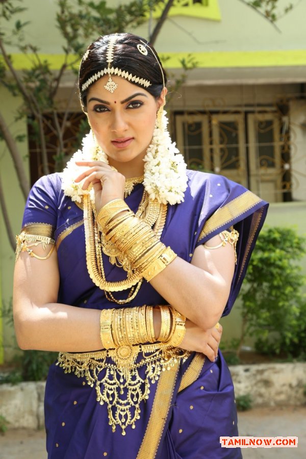 Tamil Actress Samuthrika 9785