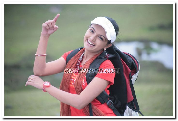 Saranya Mohan Still 08