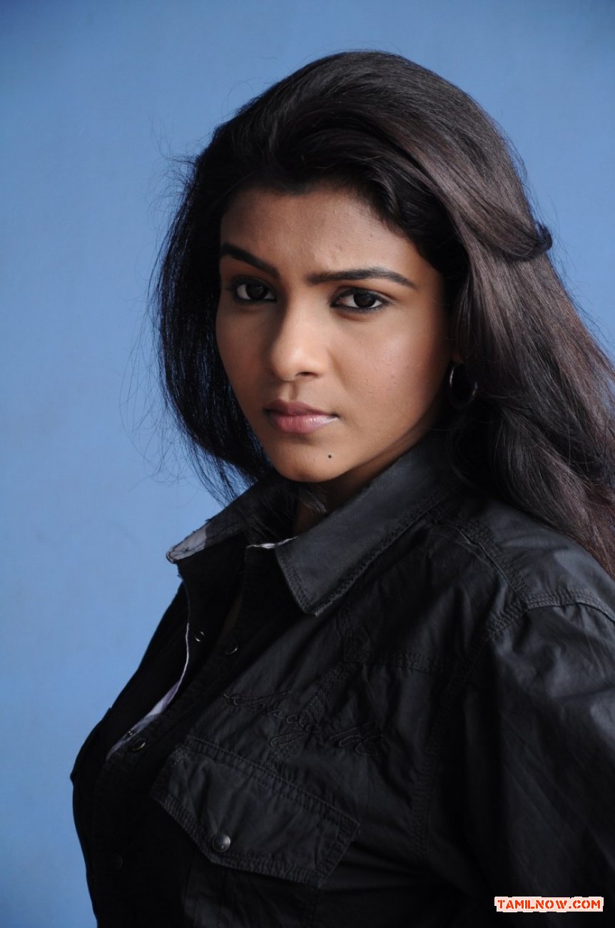 Actress Saranya Nag Stills 5499