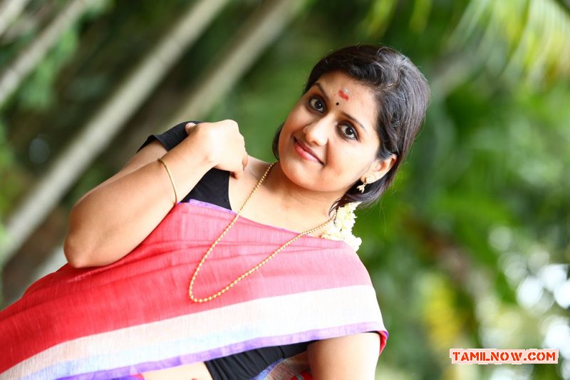 Actress Sarayu 3125