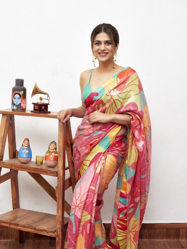 Actress Shraddha Das New Gallery 8397