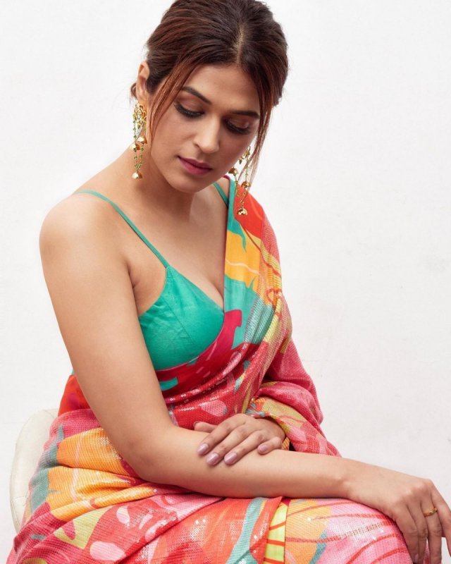 New Images Shraddha Das 6714