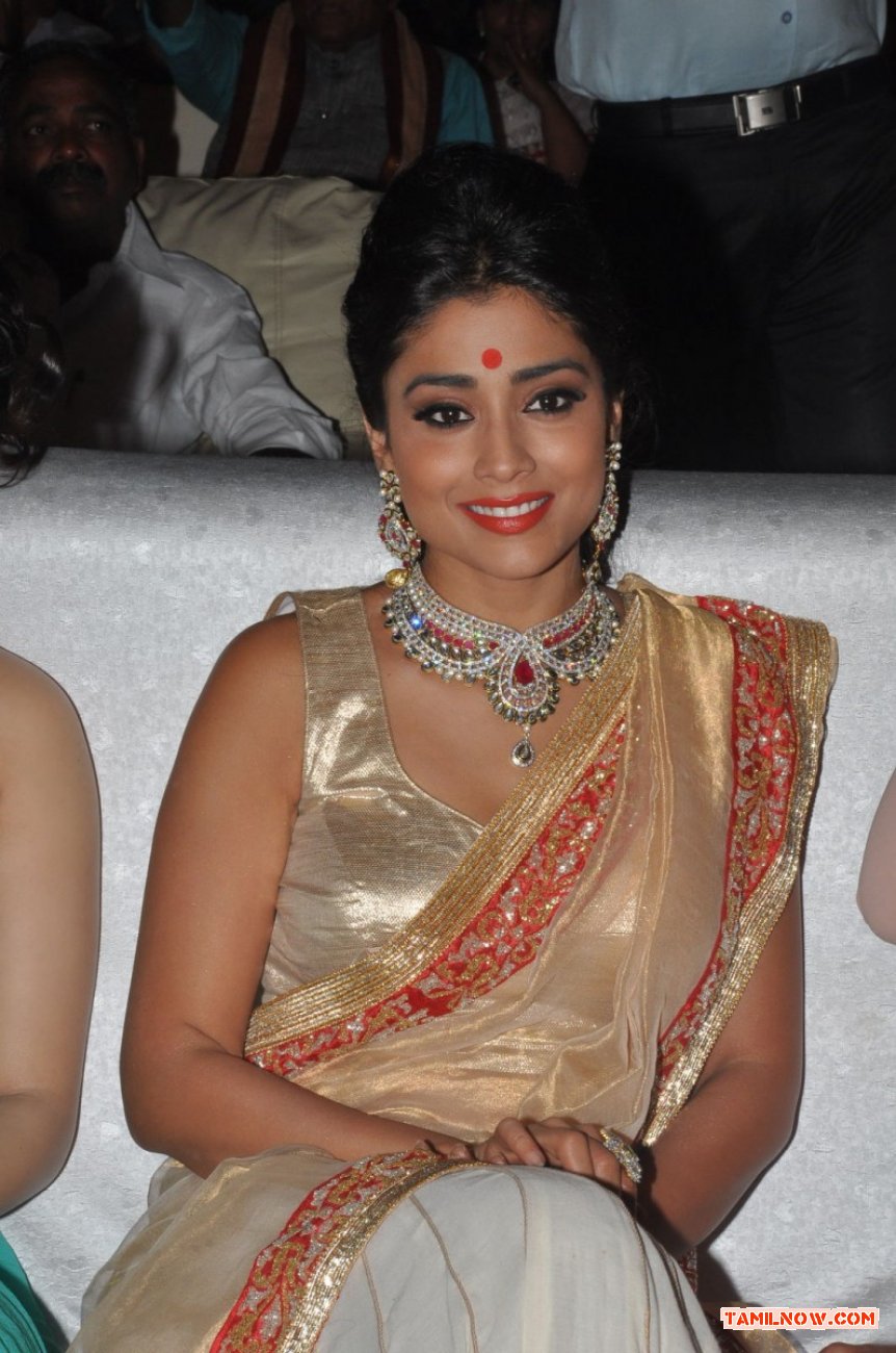 Shriya Saran 6825