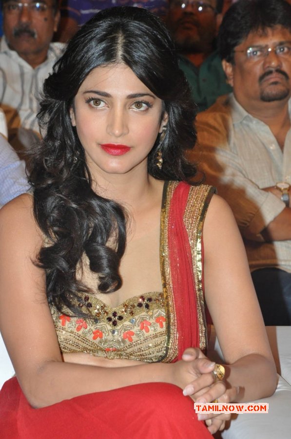 Latest Galleries Shruthi Haasan 354