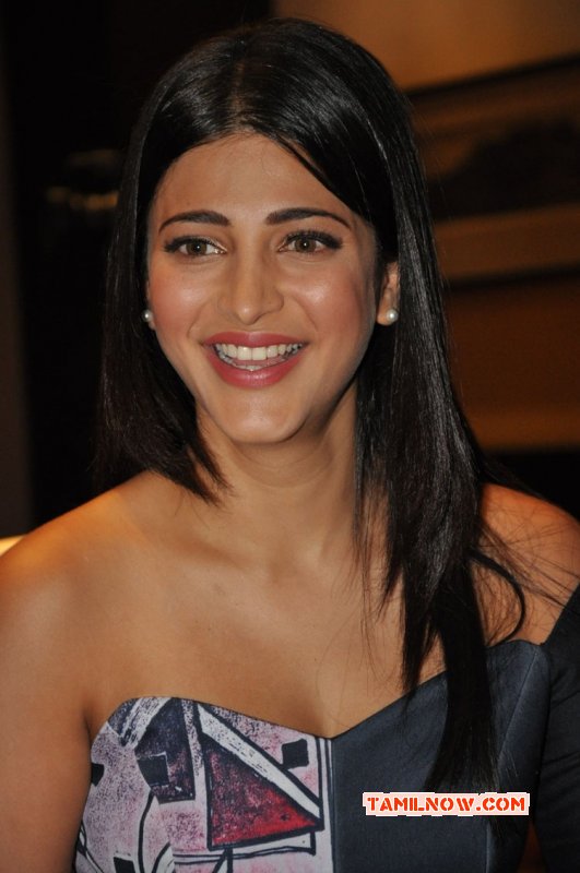 Shruthi Haasan Latest Stills 839