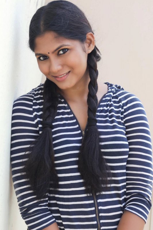 Latest Pic Tamil Movie Actress Shruthi Reddy 7033
