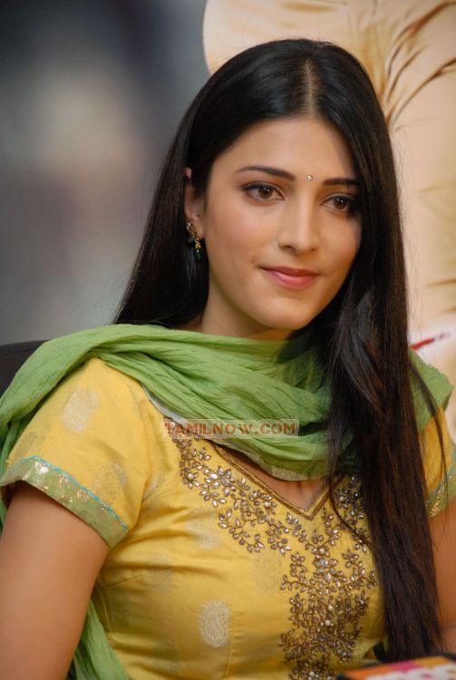 Actress Shruti Haasan Stills 923