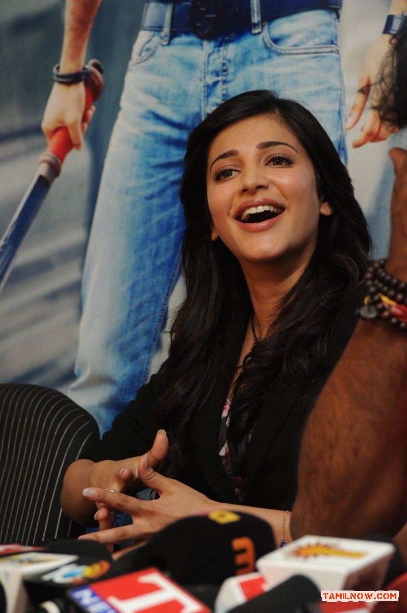 Shruti Haasan 8615