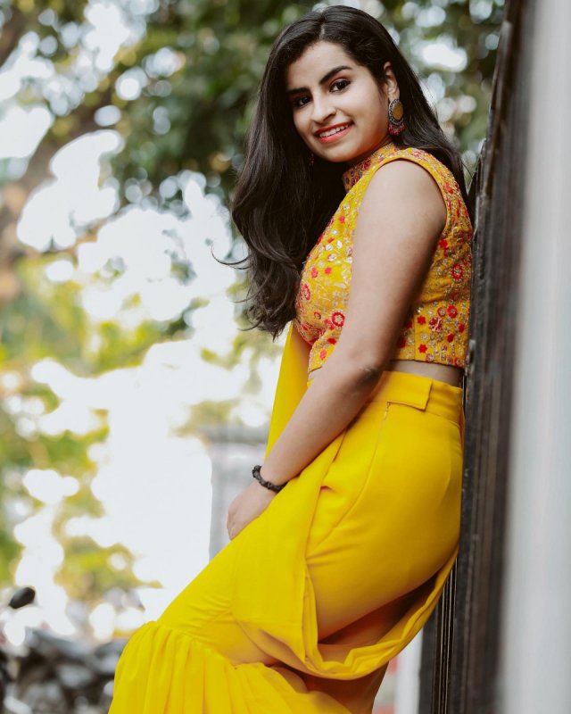 Tamil Actress Sivangi Wallpaper 8912